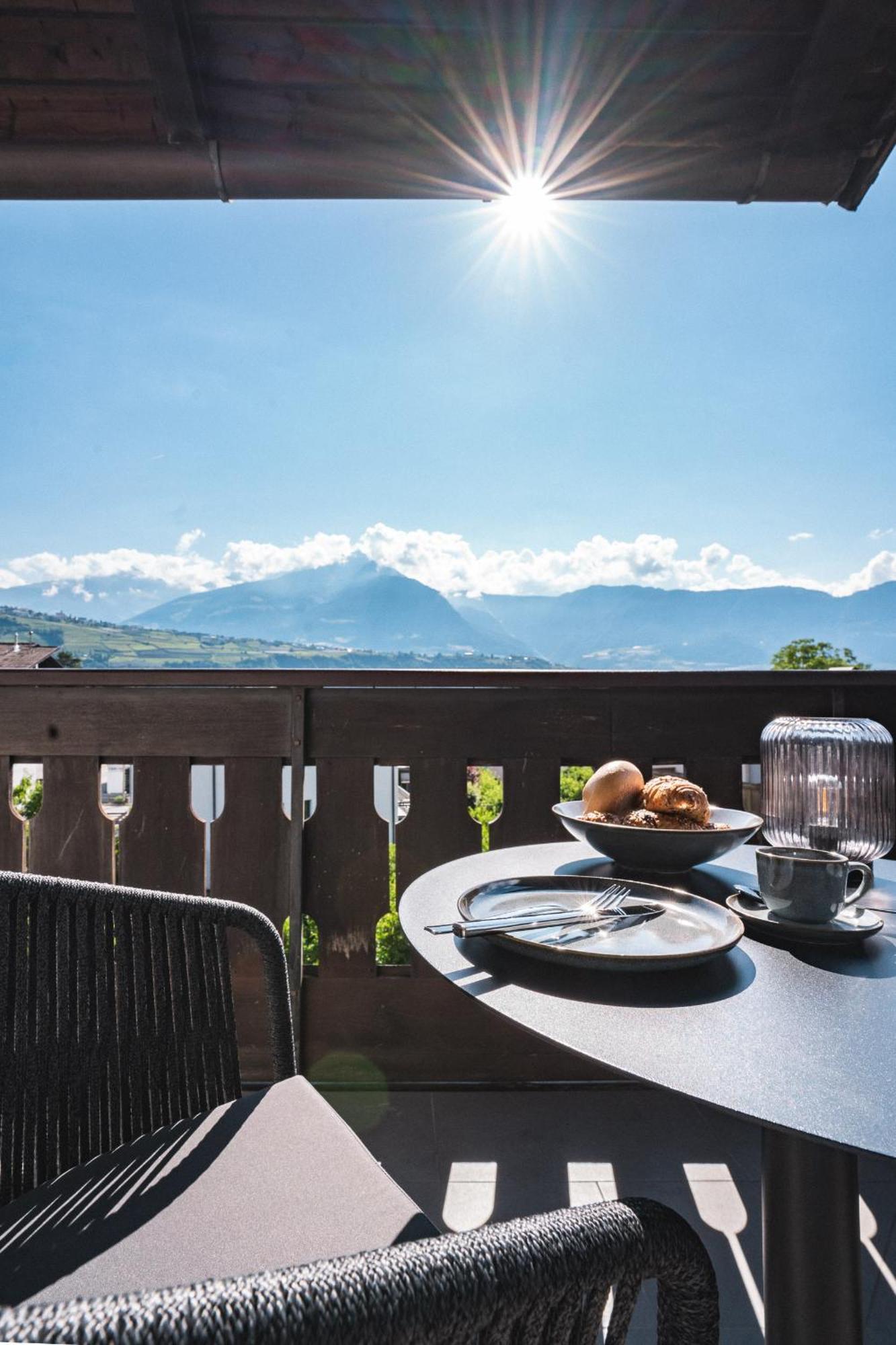 Luxe Vista City Apartments Algund Екстериор снимка
